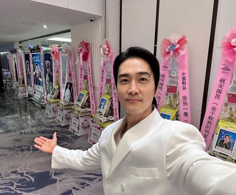 “금쪽같은 순간 담았어요”…송승헌, 설렘 가득한 미소→제작발표회 오프닝 / 배우 송승헌 인스타그램