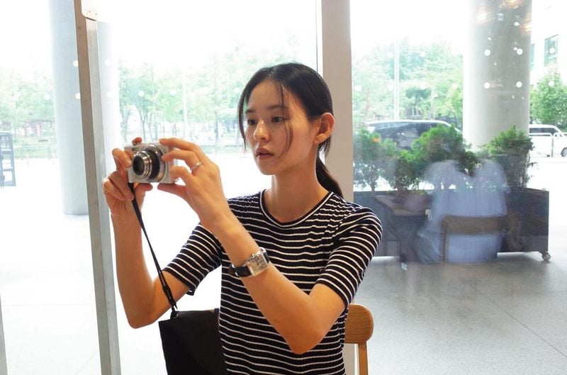 “카메라 속 또 다른 나”…김윤혜, 고요한 순간→여름 오후의 사유 / 배우 김윤혜 인스타그램