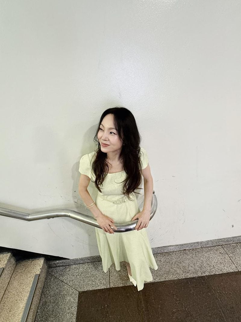 “뮤뱅 포토존에서, 순간을 담다”…왁스, 환한 미소→여름빛 감각 / 가수 왁스 인스타그램