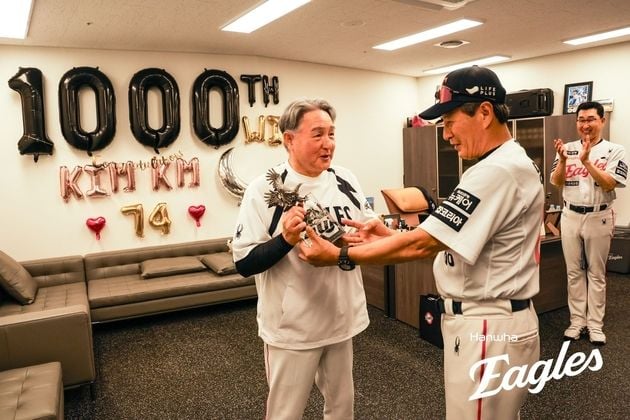 “역대 3번째 1천승”…김경문, 한화 이끌고 1천894경기 대기록 달성 / 연합뉴스