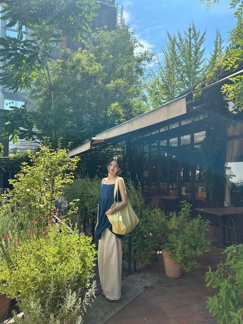 “좋은 시간을 보내고 있는 듯”…이제연, 여름 햇살 아래→여유로움 가득 / 하트페어링 출연자 변호사 이제연 인스타그램