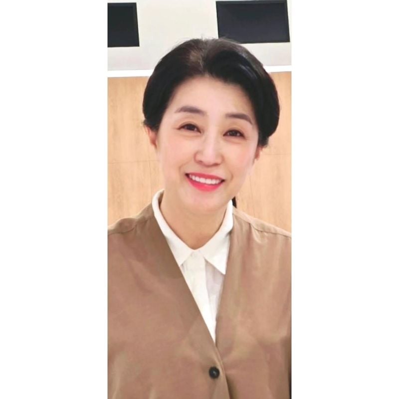“첫사랑을 위해”…김미경, 미소 어린 밤→따뜻한 존재감 / 배우 김미경 인스타그램
