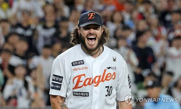 “최다 연승·최소경기 200탈삼진 신기록”…폰세, 한화 이글스 에이스로 거듭나 / 연합뉴스