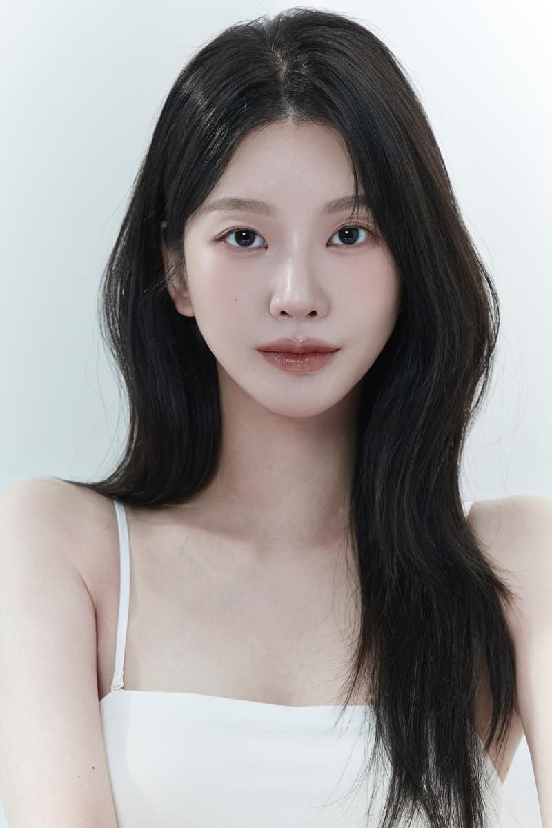 “매혹과 욕망 사이”…이효나, ‘친밀한 리플리’서 강렬 변신→안방극장 복귀 예고