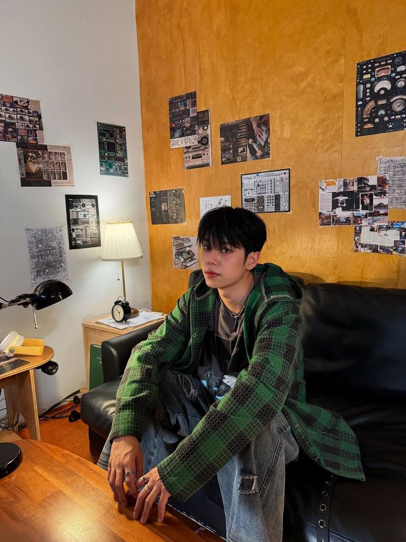 “10번째 순간 기다린다”…김동현, 조용한 여름날→차분한 눈빛 / 그룹 AB6IX 김동현 인스타그램