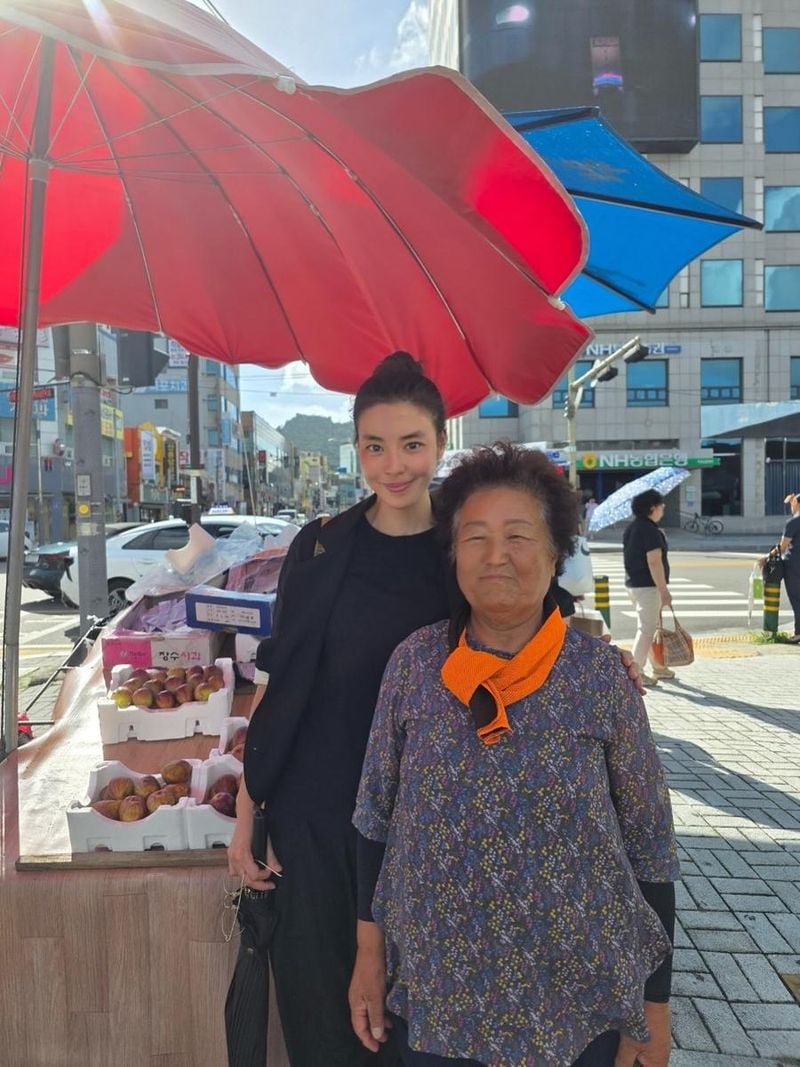 “시간이 너무 빨리 가버렸엉”…김규리, 여름빛 정취→목포역 앞 소탈 인증 / 배우 김규리 인스타그램