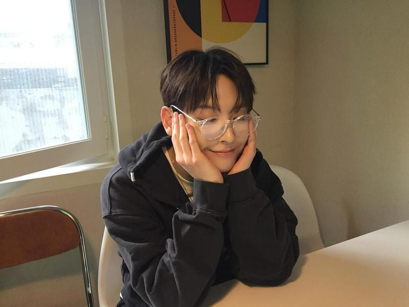 “조용한 오후의 쉼표”…김인성, 안경 쓴 미소→따스함 가득 / 그룹 SF9 김인성 인스타그램