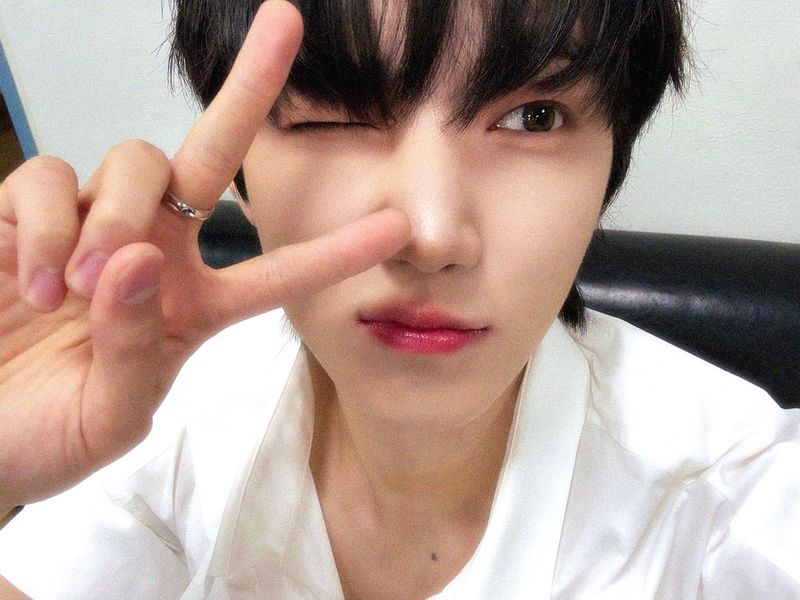 “눈 맞춤만으로 기분이 달라진다”…하유준, 여름 저녁 위로→청량한 셀카 / 배우 하유준 인스타그램
