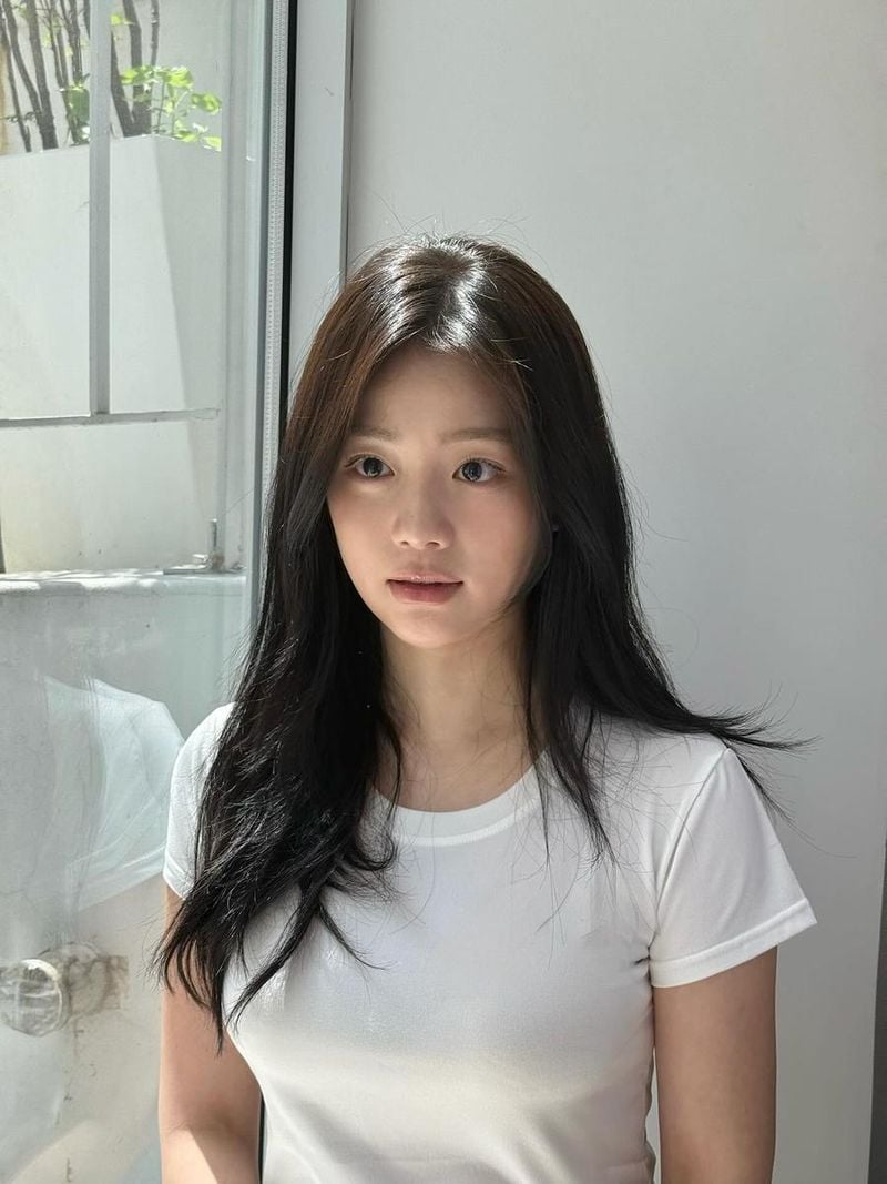 “창백한 빛의 여운”…채서안, 무심한 시선→청초함 극대화 / 배우 채서안 인스타그램