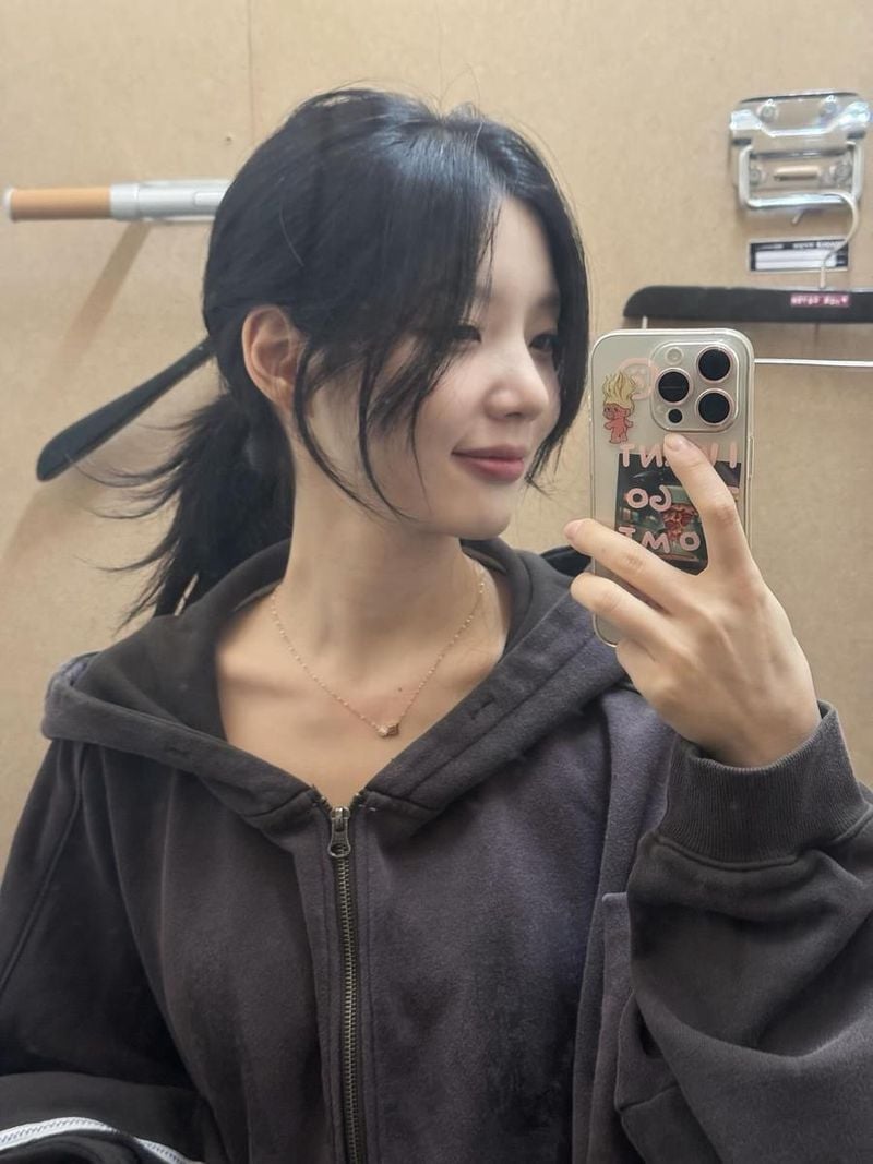 “잔잔한 미소 머금은 옆모습”…김예지, 수수함 속 여운→반가움 물결 / 배우 김예지 인스타그램
