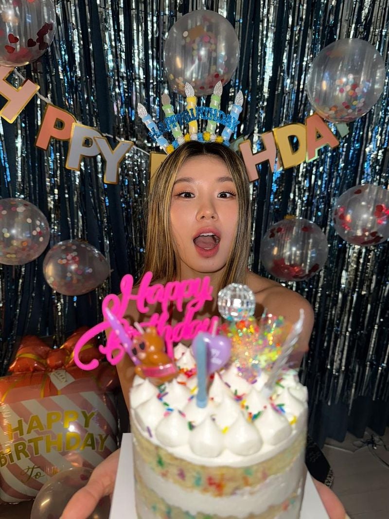 “새로운 계절의 시작”…리정, 생일 파티 속 환한 미소→설렘 가득 근황 / 안무가 리정 인스타그램