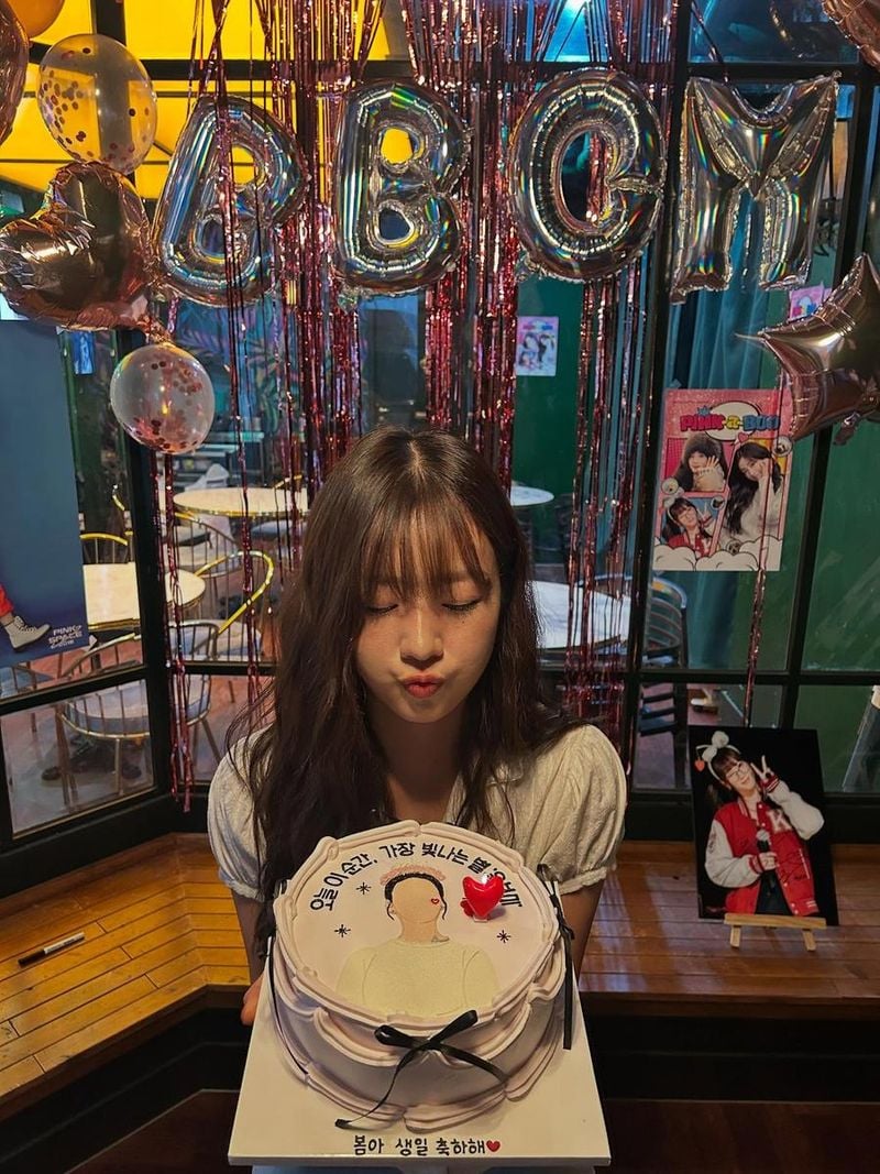 “오늘의 소녀, 가장 빛나는 봄에게”…윤보미, 생일의 설렘→달콤한 기념 셀카 / 걸그룹 에이핑크 윤보미 인스타그램
