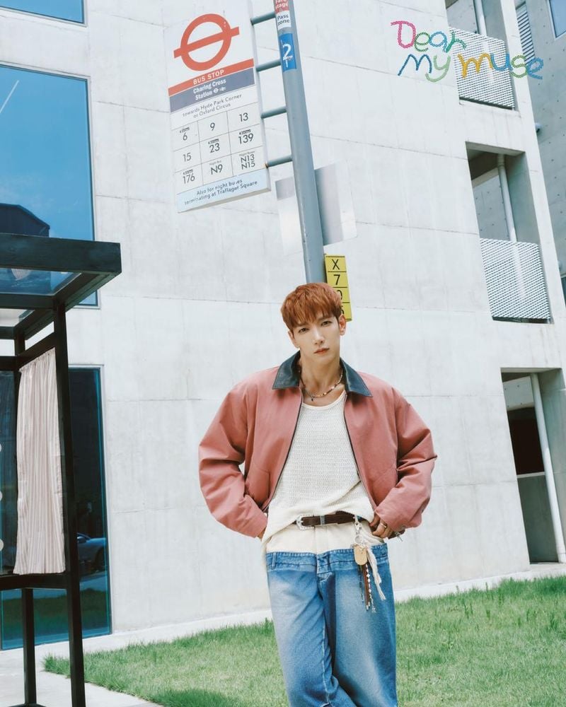 “JUN.K, ‘Dear my muse’로 돌아온다”…버스정류장에 소파? 독특 티저→컴백 기대감 폭발 / JYP엔터테인먼트