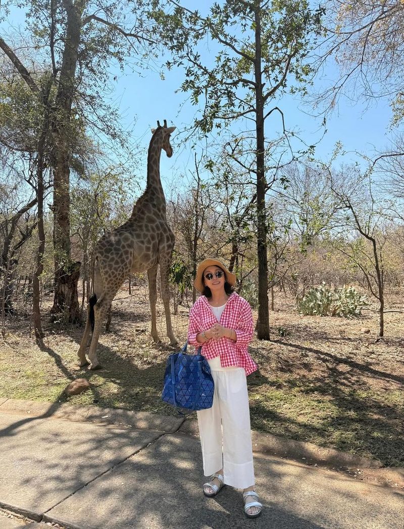 “아프리카의 햇살 아래서”…김미숙, 낯선 풍경 속→여유로운 산책 / 배우 김미숙 인스타그램