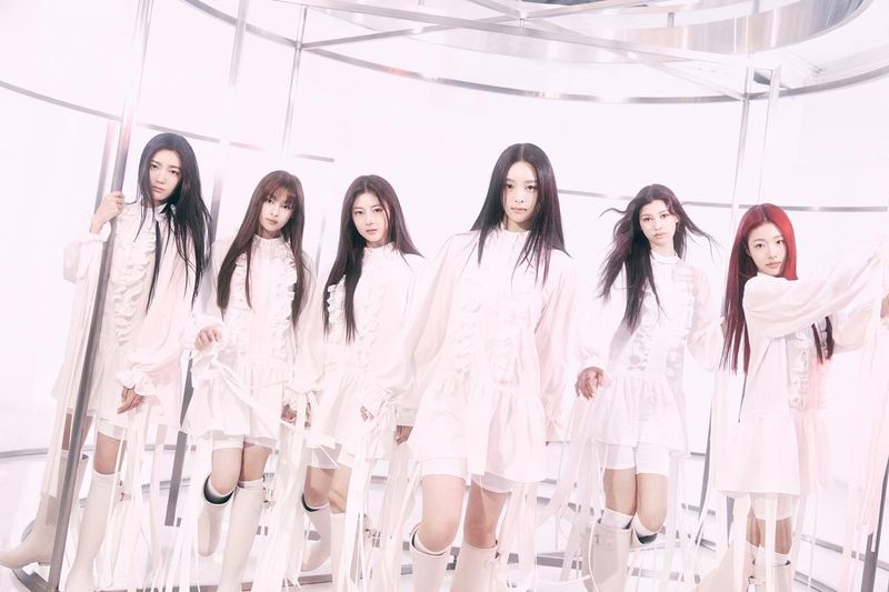 “앳하트, 첫 무대부터 하트어택”…‘엠카운트다운’에서 ‘Plot Twist’로 반전 퍼포먼스→K팝 신예 돌풍 예고 / 타이탄콘텐츠