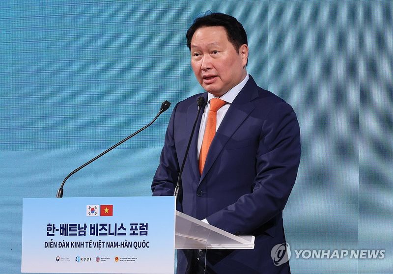 ‘최태원’ 상반기 SK하이닉스서 30억 수령…직원 평균 연봉 1억1,700만 원