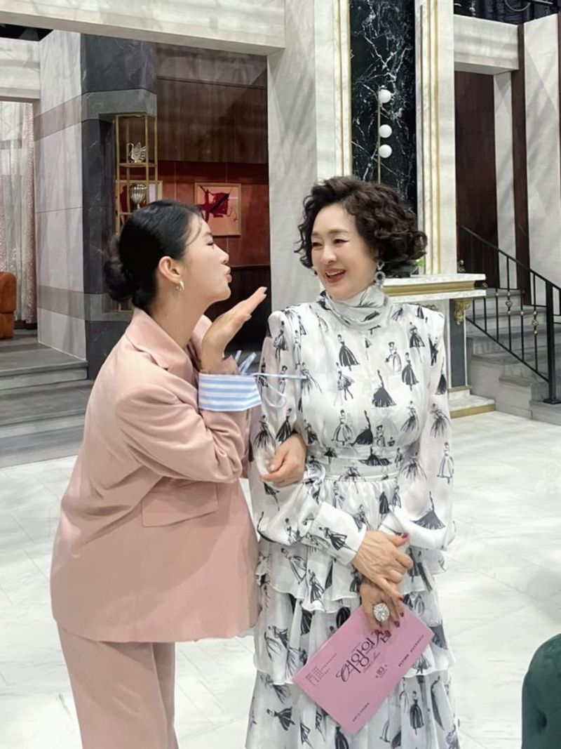 “행복한 촬영장을 담았죠”…이가령, 러블리 케미→훈훈 미소 한가득 / 배우 이가령 인스타그램