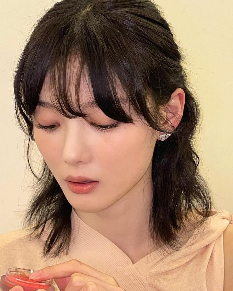 “물빛 결+청초 눈빛”…김유정, 조용한 봄날→고요한 아우라 / 배우 김유정 인스타그램