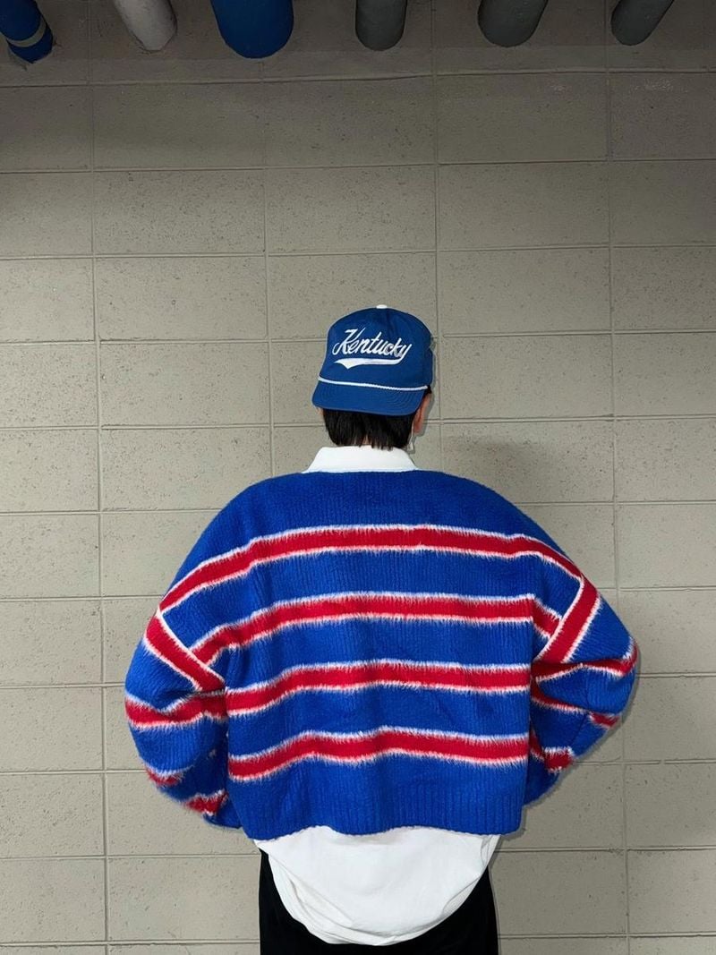 “여름이긴해”…이동휘, 푸른 무드로 시선 압도 / 배우 이동휘 인스타그램