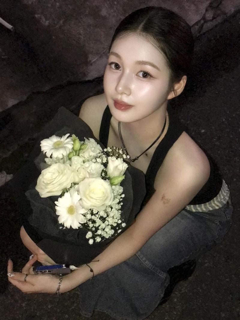 “생일은 녹사평에서”…김이온, 여름밤 꽃다발→잔잔한 설렘 / 배우 김이온 인스타그램