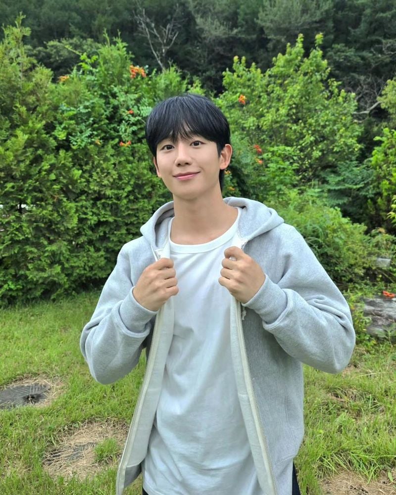 “잔잔한 여름 산책처럼”…정해인, 싱그러운 오후→청량미 소환 / 배우 정해인 인스타그램