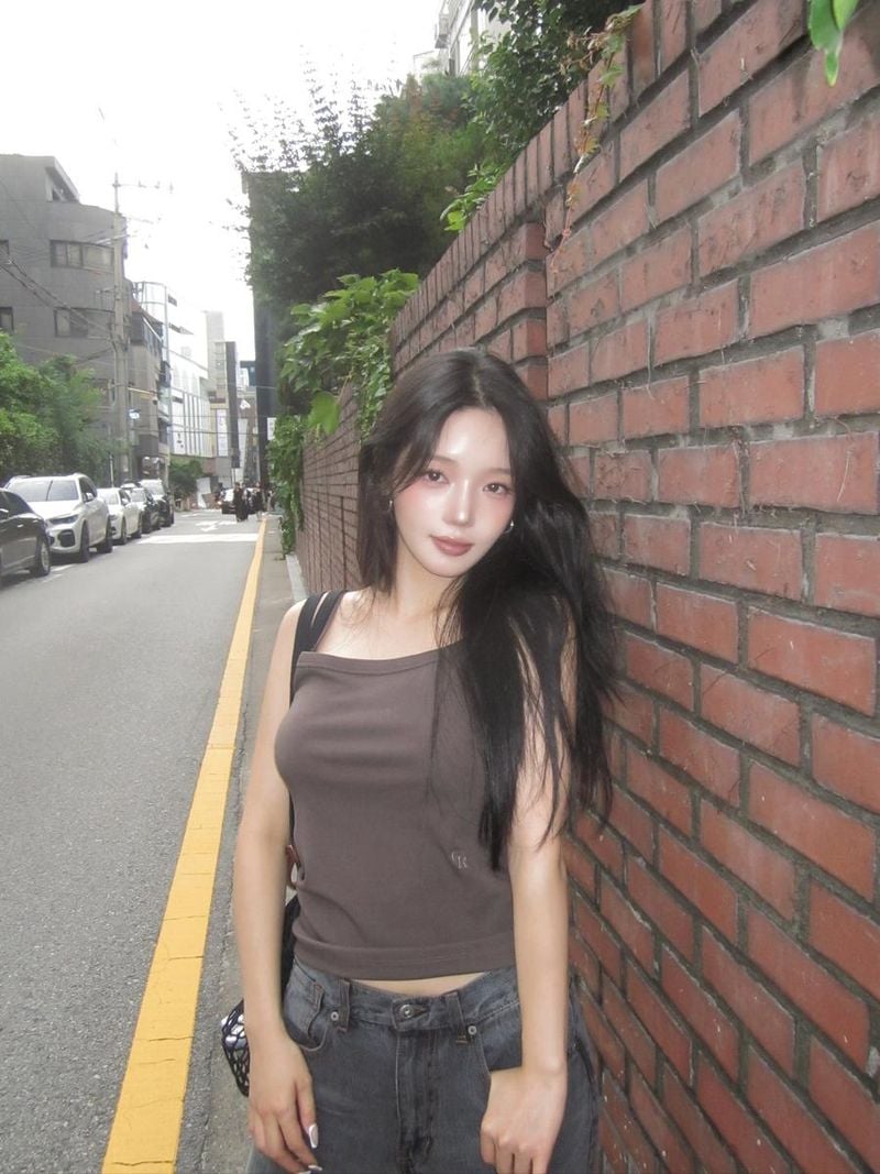 “오랜만에 디카롱”…노지선, 골목 감성→여름빛 청순 아우라 / 걸그룹 프로미스나인 노지선 인스타그램