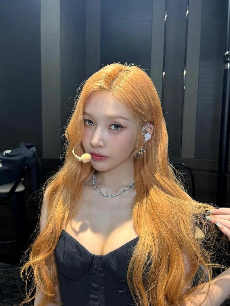 “깊은 시선이 멈추게 하네요”…조이, 금발 웨이브→신비미 대폭발 / 걸그룹 레드벨벳 조이 박수영 인스타그램