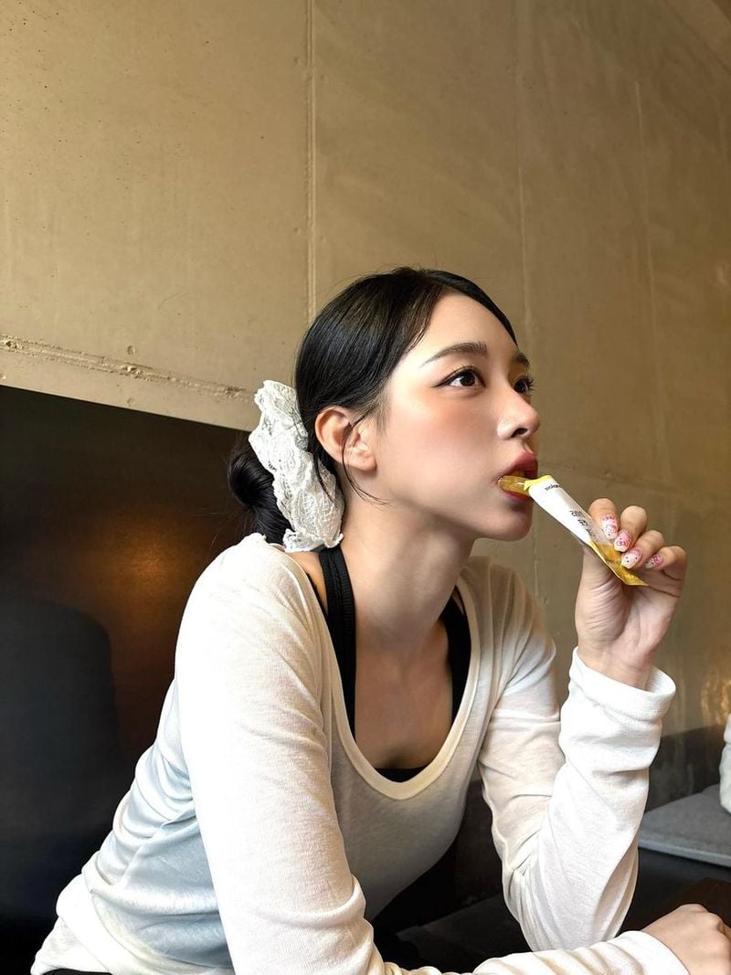 “오래 기다리셨죠”…세영, 투명한 눈빛으로→여름 오후 감성 전하다 / 걸그룹 아트비트 v 세영 인스타그램