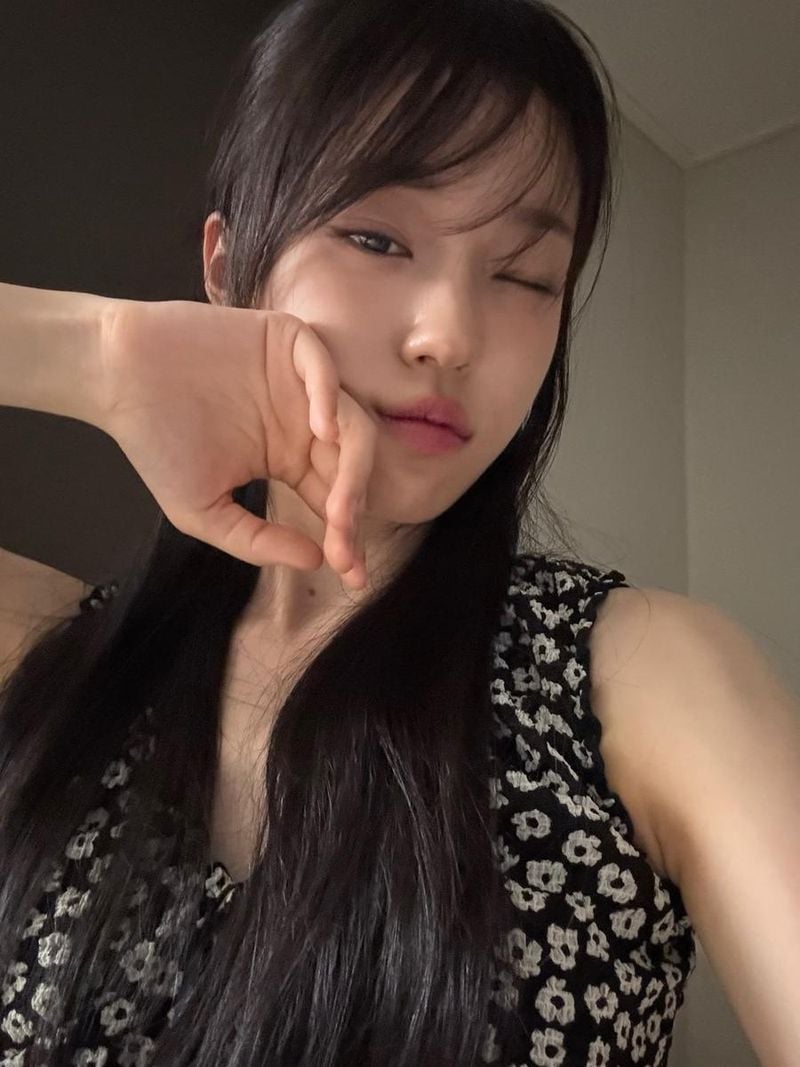 “별거없는 햄보칸 하루들”…노윤서, 무심한 미소→여름 청순 셀카 / 배우 노윤서 인스타그램