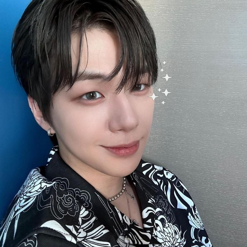 “on & off”…강다니엘, 여름밤 시선에 담긴 여운→흑백 셔츠 속 반전 감성 / 가수 강다니엘 인스타그램