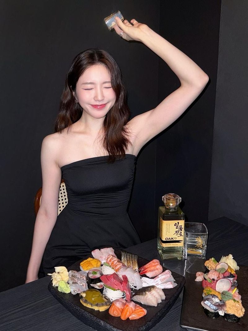 “차원이 다른 오크 향”…성해은, 고요한 밤→프리미엄 소주로 여운 남겨 / 환승연애2 출연자, 인플루언서, 유튜버 성해은 인스타그램