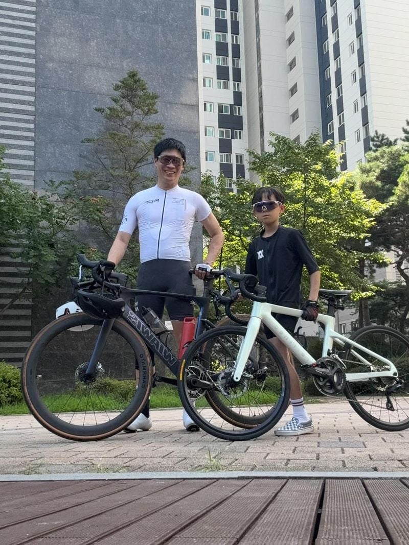 “기쁜 날, 감사한 오늘”…진선규, 여름 햇살 속 자전거 인증→따스한 웃음 / 배우 진선규 인스타그램