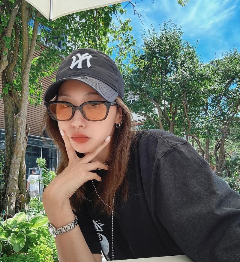 “가장 좋은 친구 울 엄마랑”…유인영, 맑은 햇살 아래→여름 휴식의 순간 / 배우 유인영 인스타그램