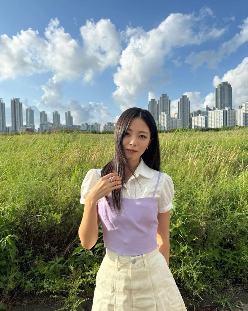 “푸른 여름 끝자락”…HYNN(박혜원), 맑은 눈빛→청량 미소 / 가수 HYNN(박혜원) 인스타그램