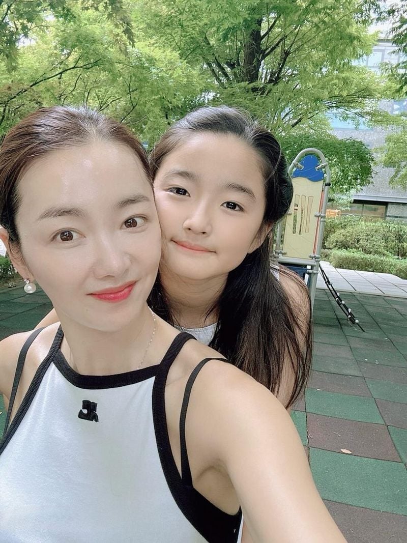 “내칭구 인하니”…소이현, 반짝이는 여름날→친밀한 셀카 한 컷 / 배우 소이현 인스타그램