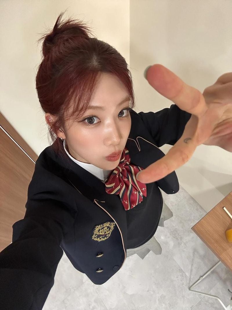 “조용히 물든 오후”…김립, 교복 비주얼→청량한 몰입 / 걸그룹 아르테미스 김립 인스타그램