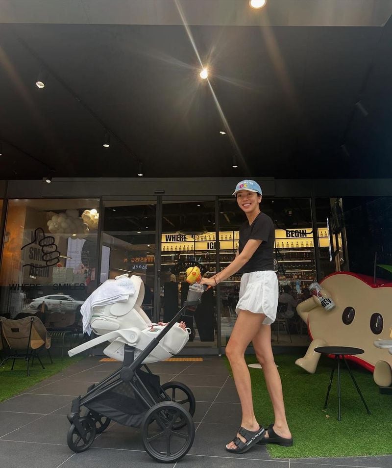 “Happy Sunday”…손담비, 환한 미소와 여름 산책→일상 속 힐링 / 가수, 배우 손담비 인스타그램