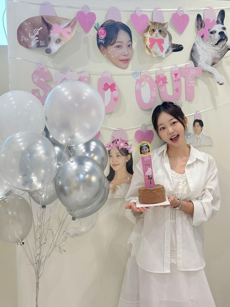 “사랑스러운 날의 기억”…김가은, 환한 미소→축하 속 빛난 순간 / 배우 김가은 인스타그램