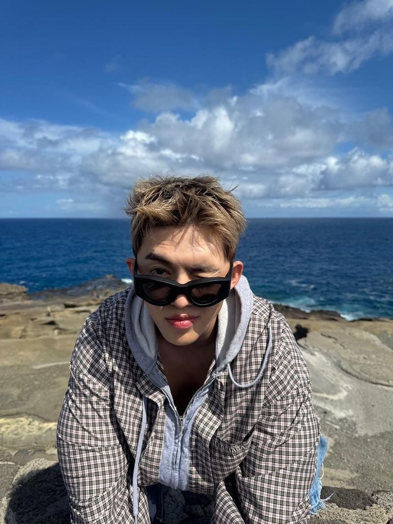 “여름빛 머금고”…에스쿱스, 해안의 청량함→시선 압도 / 그룹 세븐틴 에스쿱스 인스타그램