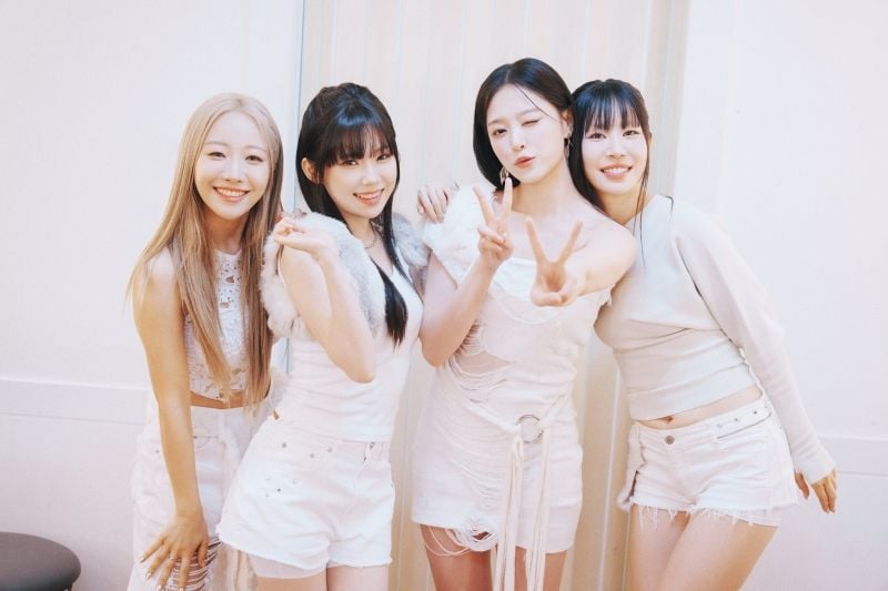 “빛을 이어가다”…투데이야, ‘꺼지지 않는 빛’ 데뷔 무대→광복 80주년 감동 두 배 / 스튜디오 어서오고