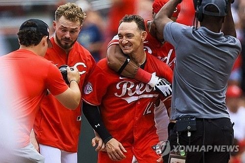 “콘트레라스 투런포에도 패배”…밀워키, 연장 끝내기 허용 14연승 마감 / 연합뉴스
