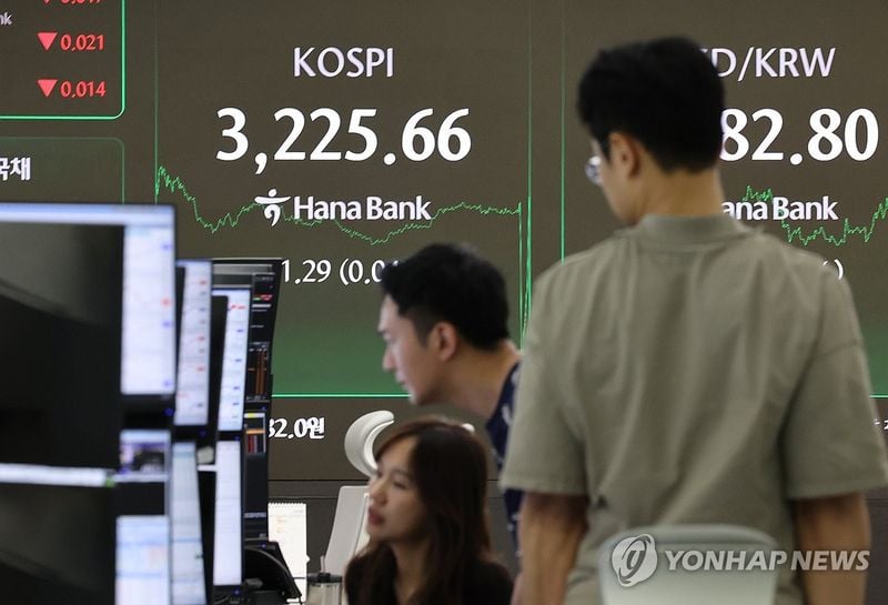 코스피 3,200선 근접 하락 출발…코스닥도 0.4% 약세