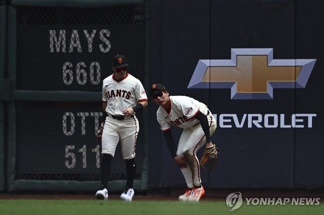 “양 무릎 호수비 단연 눈길”…이정후, 샌프란시스코 7연패 탈출 견인 / 연합뉴스