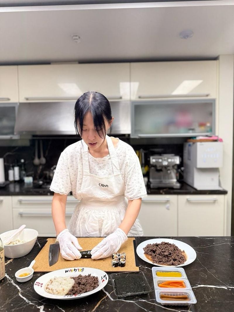 “차분히 김밥을 만듭니다”…이지혜, 고요한 주방→정성 어린 여름 한 끼 / 가수, 배우 이지혜 인스타그램