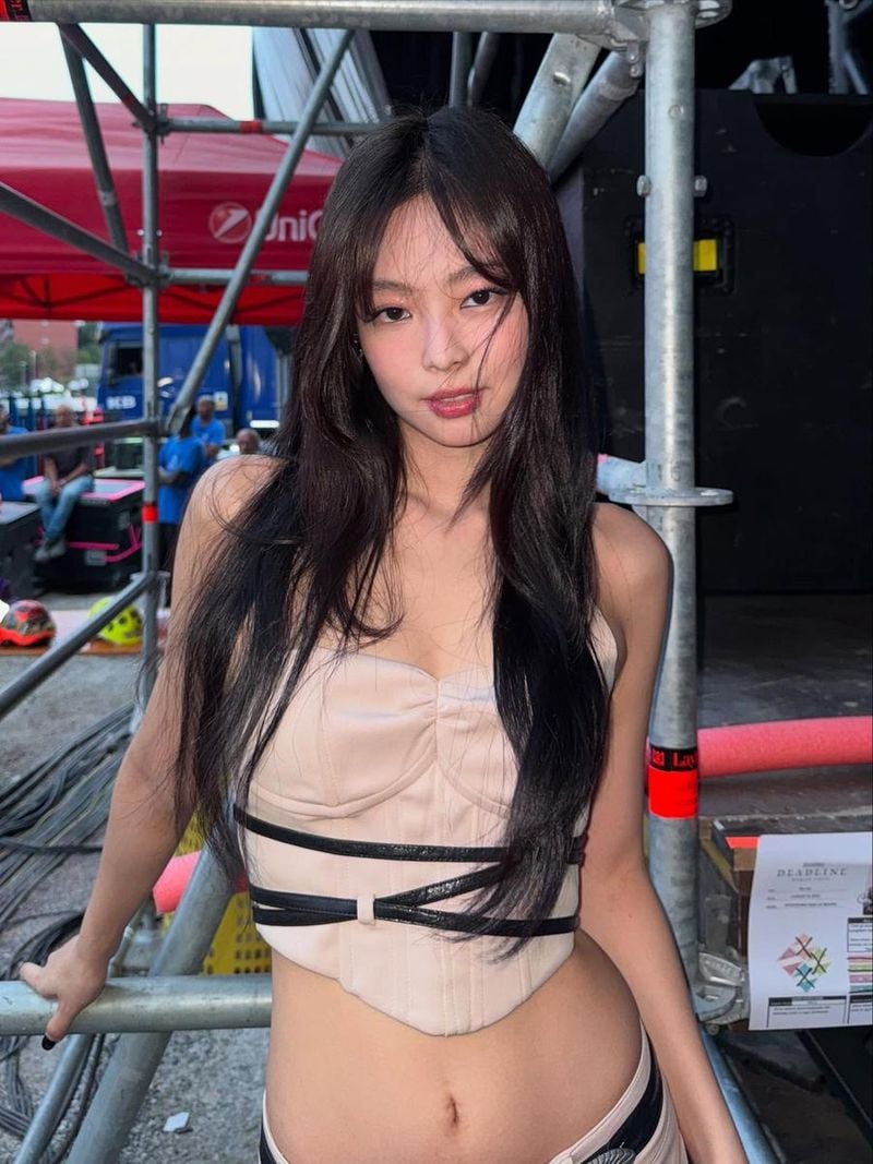“Grazie Milan”…제니, 현장 열기→섬세한 시선 압도 / 걸그룹 블랙핑크 제니 인스타그램