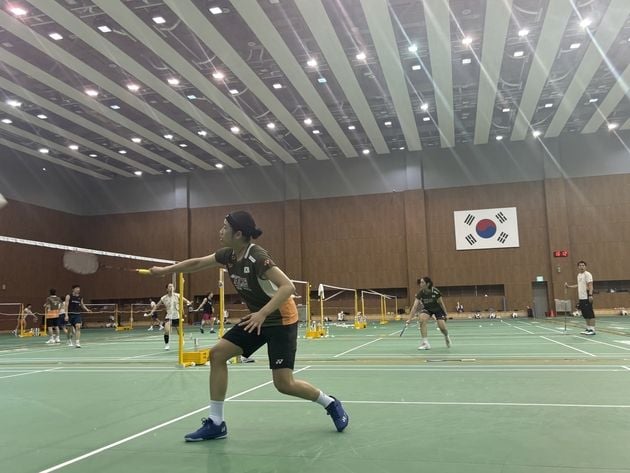 “1대2 맹훈련 투혼”…안세영, 부상 회복 후 세계선수권 준비 구슬땀 / 연합뉴스