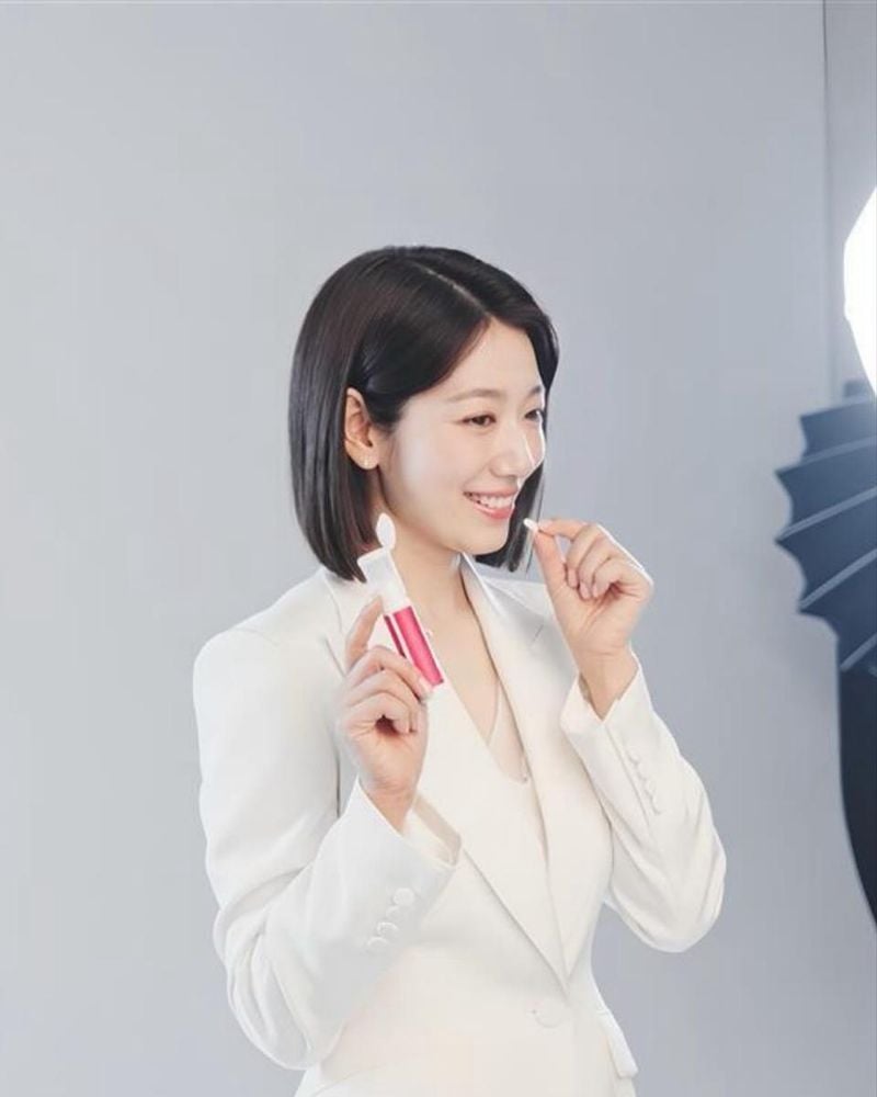 “My new beauty secret”…박신혜, 미소로 완성한 기품→여름빛 뷰티 변신 / 배우 박신혜 인스타그램