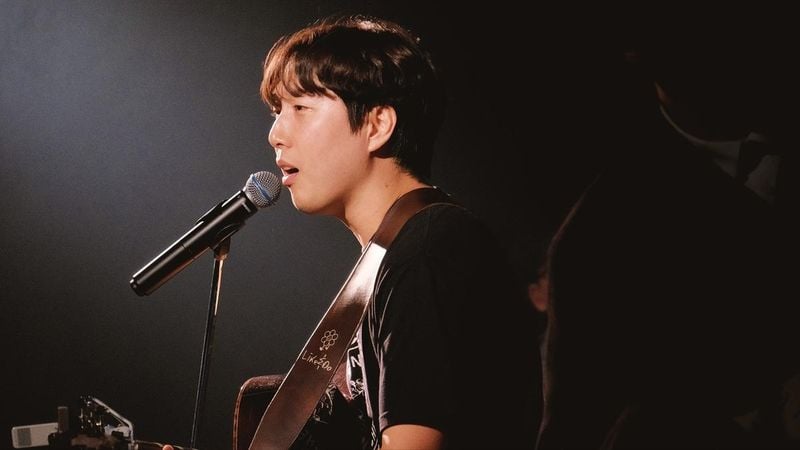 “여러분과 함께하는 낭만적인 아침입니다”…장범준, 여름 새벽 분위기→감성 라이브 / 가수 장범준 인스타그램