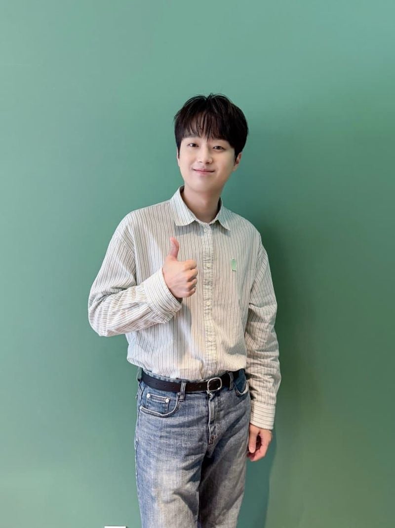 '우유에 담갔다 뺀 것처럼 말랑말랑한 말랑둥이' 이찬원, '톡파원 25시' 본방사수 독려→기대 만발
