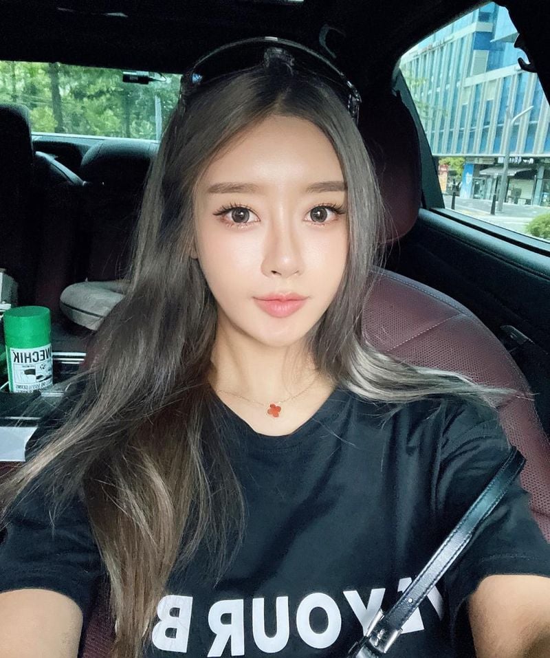 “염색했눈뎅 오때요옹”…서인아, 색다른 여름→설렘 묻어난 셀카 / 가수 서인아 인스타그램